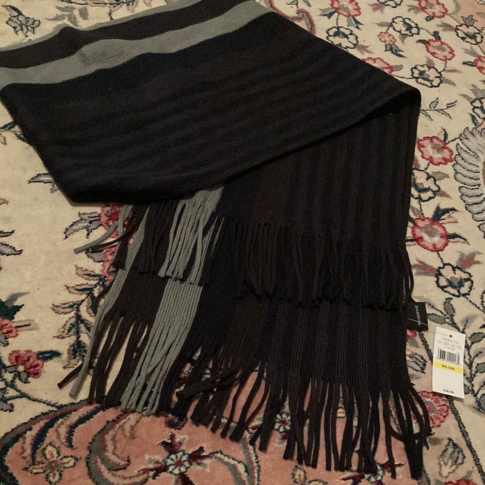 Van Heusen scarf